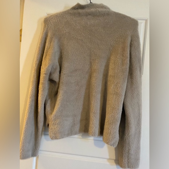 Abercrombie& Fitch
Soft AB.F Collection Large Sweater - Picture 2 of 7